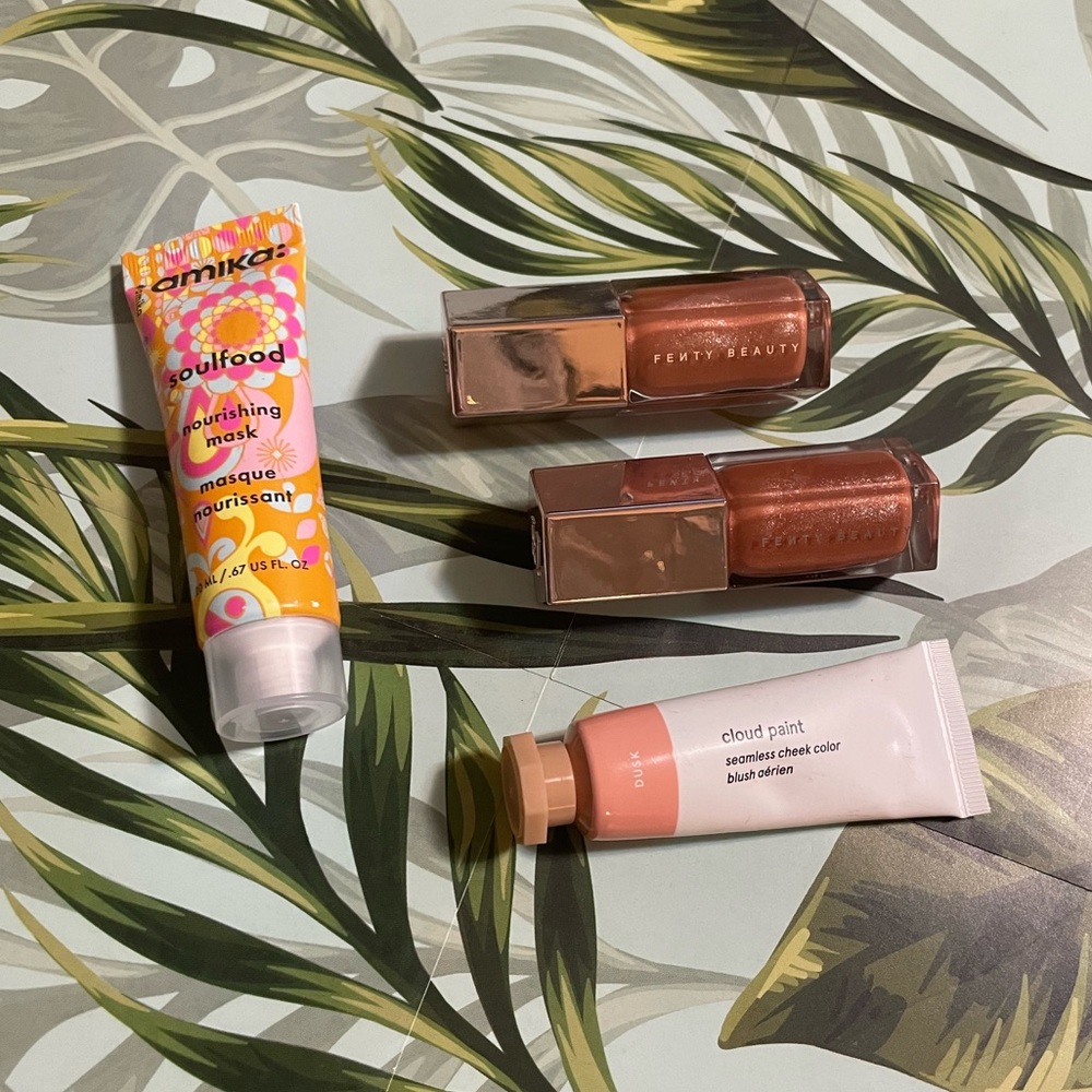 SOLD ❌Glossier & fenty beauty makeup lot